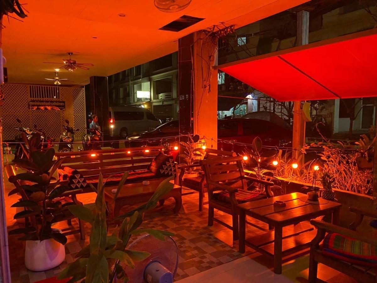 Orange Jomtien Hotel Esterno foto